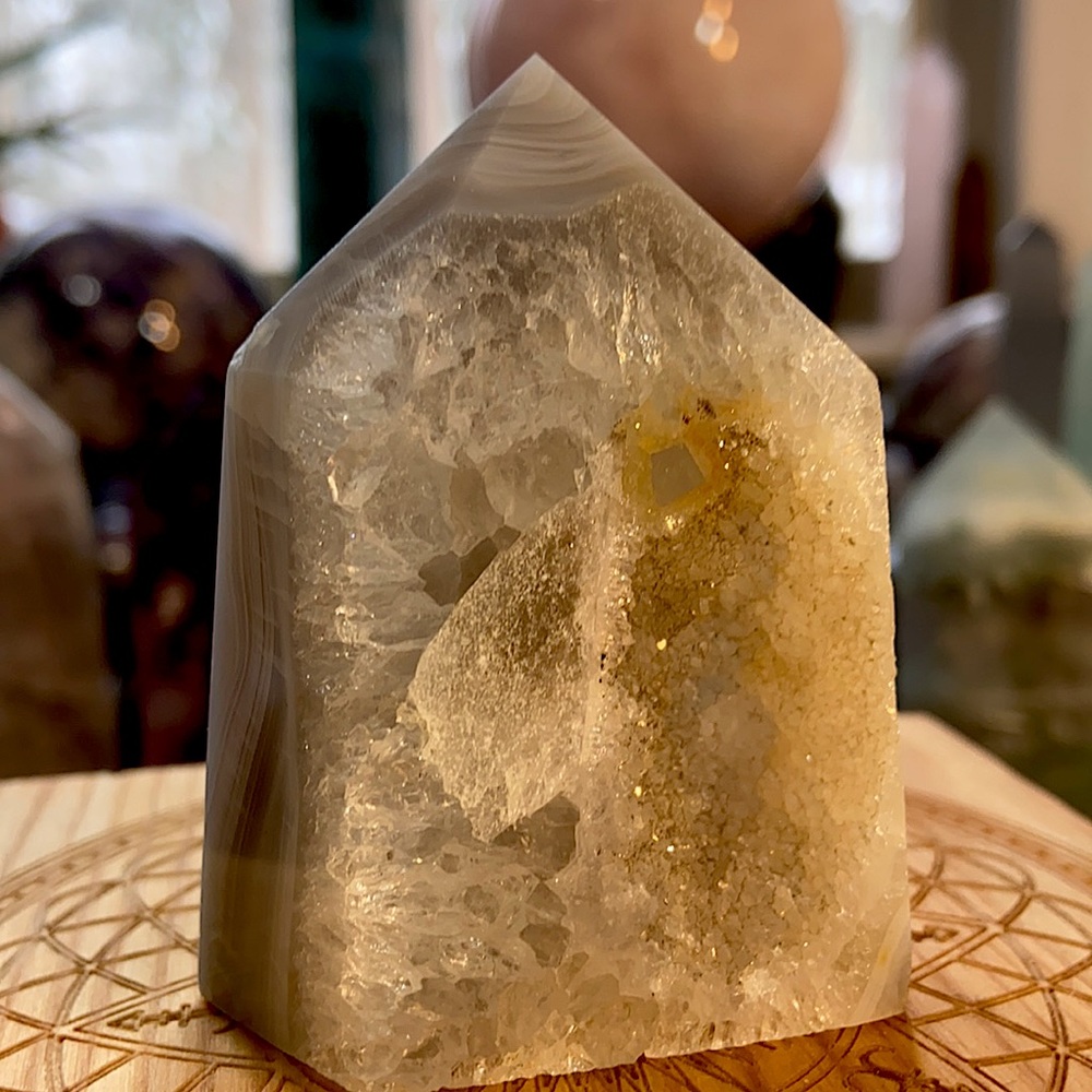 🌸SALE🌸 Agate Crystal Tower With Big Druzy!